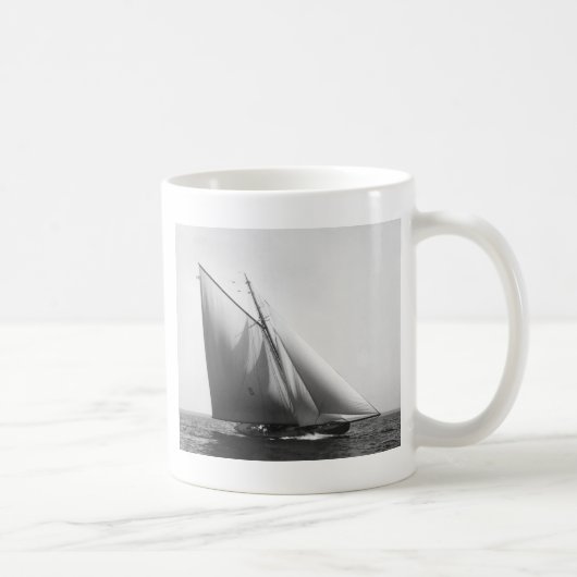 Sieger: 1897 kaffeetasse (Rechts)