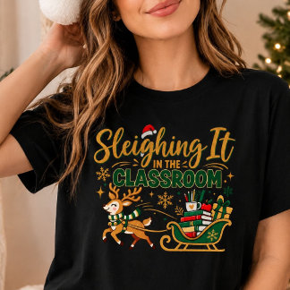 Siegreich im Klassenzimmer Weihnachtslehrer Tri-Blend Shirt