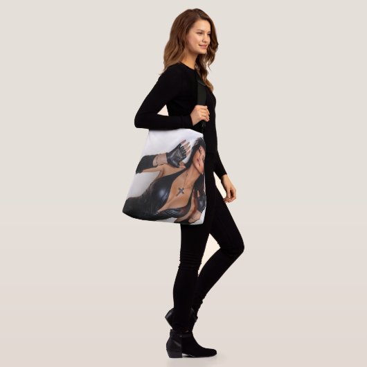 Siehe Tasche (Am Model)