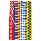 Siehe Worthy_Signal Flags pattern_I Liebe to sail2 Kleine Geschenktüte (Vorderseite)