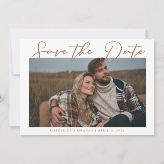 Sienna Brown Script Couple Foto Chill Fall Save The Date (Vorderseite)