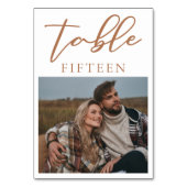 Sienna Brown Script Couple Foto Summer Wedding Tischnummer (Rückseite)