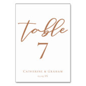 Sienna Brown Script Minimalistisch Custom Wedding Tischnummer (Vorderseite)
