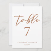 Sienna Brown Script Wedding Tischnummer Card (Vorderseite)