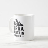 Sierra Mountain Corner - Adventure Logo Design Kaffeetasse (Vorderseite Links)