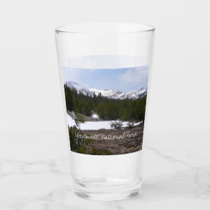 Sierra Nevada Berge und Schnee auf Yosemite Glas