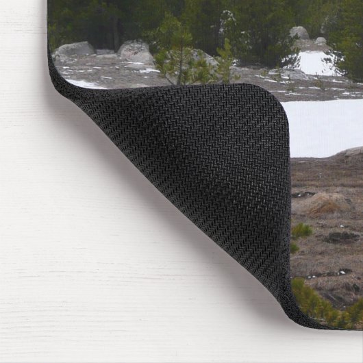 Sierra Nevada Berge und Schnee auf Yosemite Mousepad (Ecke)