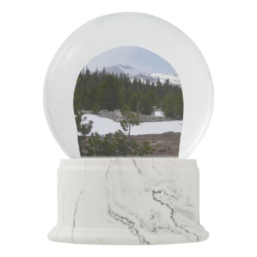 Sierra Nevada Berge und Schnee auf Yosemite Schneekugel (Vorderseite)