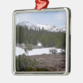 Sierra Nevada Berge und Schnee auf Yosemite Silbernes Ornament (Links)