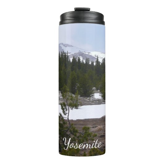 Sierra Nevada Berge und Schnee auf Yosemite Thermosbecher (Vorderseite)