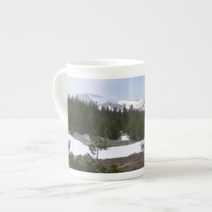 Sierra Nevada Berge und Schnee in Yosemite Porzellantasse