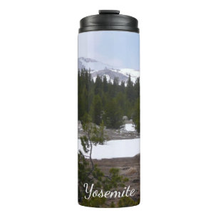 Sierra Nevada Berge und Schnee in Yosemite Thermosbecher