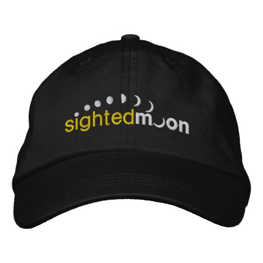 SightedMoon.com Bestickte Baseballkappe (Vorderseite)