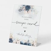 Signatur für die Blue-and-Dusty-Rose-Rezept-Karte Sockelschild (Vorderseite)