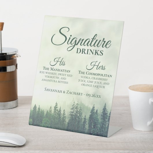 Signature Drinks Foggy Green Pine Trees Hochzeit Sockelschild (In SItu)