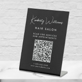 Signature-Skript QR-Code schwarz Sockelschild