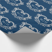 Silber des Herzens auf dunkelblauer Hochzeit Geschenkpapier (Ecke)