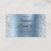 Silber Glitter Hellblau Monogramm Sweet 16 Eintrit Begleitkarte (Vorderseite)