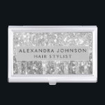 Silber-Glitzer und Sparklogramm Visitenkarten Dose<br><div class="desc">Silver Imitats Dripping Glitzer und Sparkle Elegant Girly Business Card Holder. Dieser Visitenkartenhalter kann so angepasst werden,  dass er Ihren Vor- und Nachnamen einbezieht.</div>