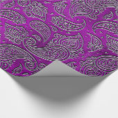 Silber prägeartiges Paisley-Muster auf lila Glas Geschenkpapier (Ecke)