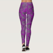 Silber prägeartiges Paisley-Muster auf lila Glas Leggings (Rückseite)