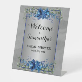 Silber schimmern: Blau-Blumen-Brautparty Sockelschild