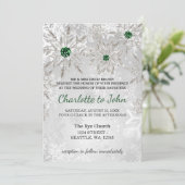 Silber Smaragdgrüne Schneeflocken Winterhochzeit Einladung (Stehend Vorderseite)
