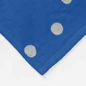 Silber und Gold Polka Punkte auf blau Fleecedecke (Ecke)