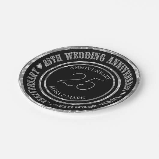 Silber und Schwarz Pappteller (Schrägansicht)