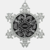 Silber und Schwarzes Jahr oder Monogramm Schneeflocken Zinn-Ornament (Vorderseite)