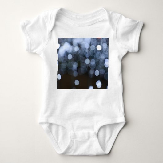 Silber, weißer Buche Nachthintergrund. Baby Strampler (Vorderseite)