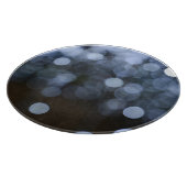 Silber, weißer Buche Nachthintergrund. Schneidebrett (Ecke)