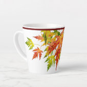 Silberapfel auf einer kleinen Latte-Tasse Milchtasse (Linke Ecke)