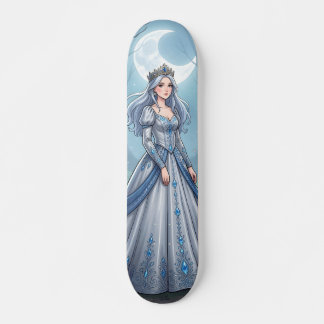 Silberblaue Prinzessin im Wald Skateboard