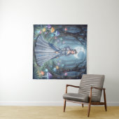 Silberblaue Prinzessin im Wald Wandteppich (Beispiel (Horizontal))