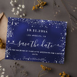 Silberblauer Hochzeitschiff-Glitzer Save The Date<br><div class="desc">Ein modernes und elegantes Save the Date für eine Hochzeit. Marineblau mit Imitaten und silbernen Glitzern. Die blaue Farbe ist unvergleichlich. Personalisieren und fügen Sie ein Datum und Namen hinzu. Der Text: Save the Date wird mit einem großen angesagten,  handgeschriebenen Stilskript mit Swashes geschrieben.</div>