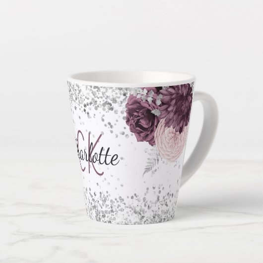 Silberburgund-Blume mit elegantem Monogrammnamen Milchtasse (Rechte Ecke)