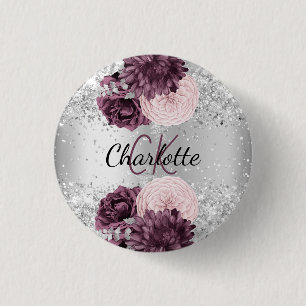 Silberburgund-Blumen mit elegantem Namensschild Button