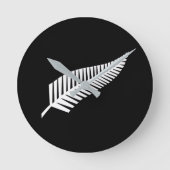 Silberfarnflagge (NZ) Runde Wanduhr (Vorderseite)