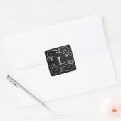 Silberfolie aus schwarzem Seide, in Monogramm gebl Quadratischer Aufkleber (Umschlag)