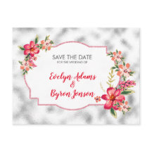 Silbergraues Glas und Blume