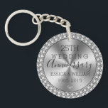 Silberhochzeit in Silber und Glitzern Schlüsselanhänger<br><div class="desc">Elegante Imitate Silber und funkelnde Imitate Diamanten individuell anpassbar 25. Silberhochzeit.</div>