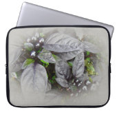Silberne Blätter und Beeren Laptopschutzhülle (Vorderseite)