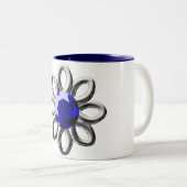 Silberne Blume mit blauem Stein Zweifarbige Tasse (VorderseiteRechts)