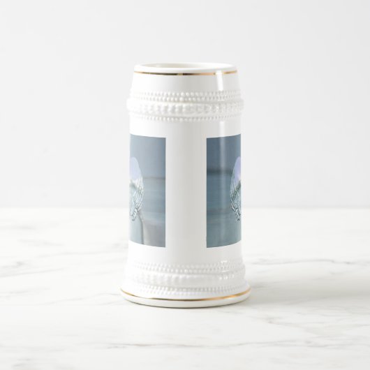 Silberne Engels-Flügel eingewickelt um ein Herz Bierglas (Mittel)