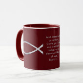 Silberne Fische und Scripture bedecken diese Tasse (Vorderseite Links)
