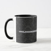 Silberne Flöte auf schwarzem Damast Tasse (Links)