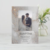 Silberne Glitter-Braut und Bräutigam Hochzeitseinl Einladung (Stehend Vorderseite)
