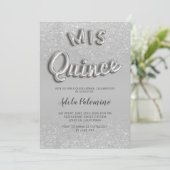 Silberne Glitzer Omelone Grau Quinceañera Einladung (Stehend Vorderseite)