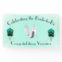 Silberne Heels auf Mint Bridge zu Glückwunsch